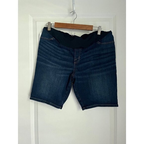 Maternity Shorts - Picture 1 of 3
